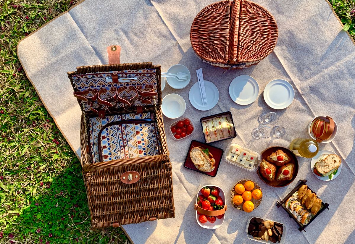 A început sezonul picnicurilor: sfaturi despre ce să împachetezi